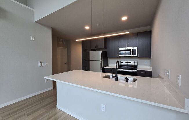 2 beds, 1 bath, 955 sqft, $2,080, Unit 8421-419