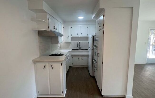 2 beds, 2 baths, $2,495, Unit 01