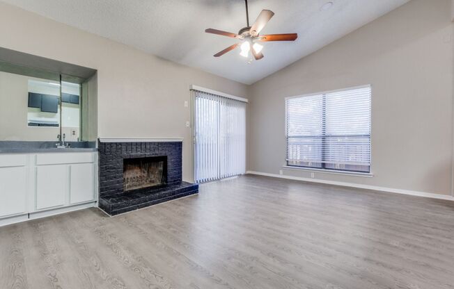 Move In Ready 3 Level Townhome in Lake Highlands