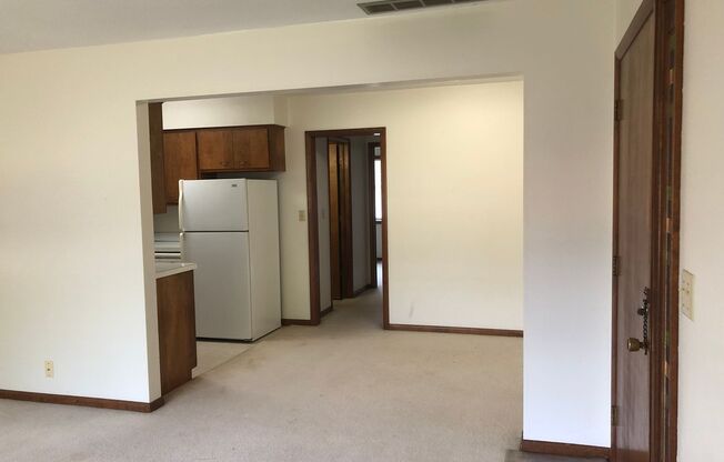 2 beds, 1 bath, $750