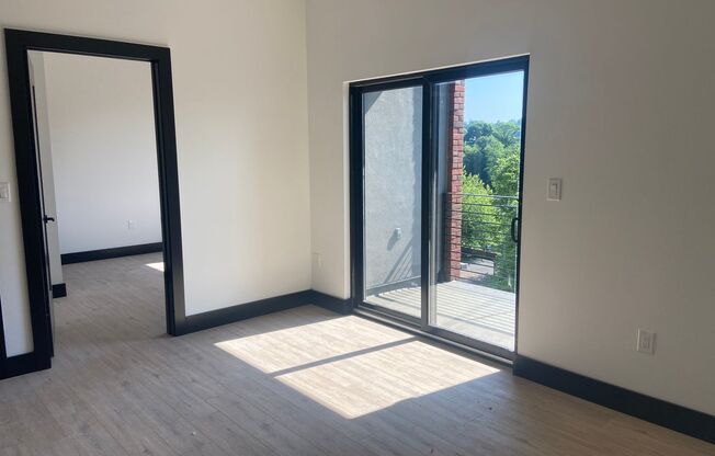 2 beds, 2 baths, 1,077 sqft, $2,500, Unit 501