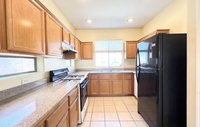Bright & Cozy 3-Bedroom Retreat in a Great Neighborhood