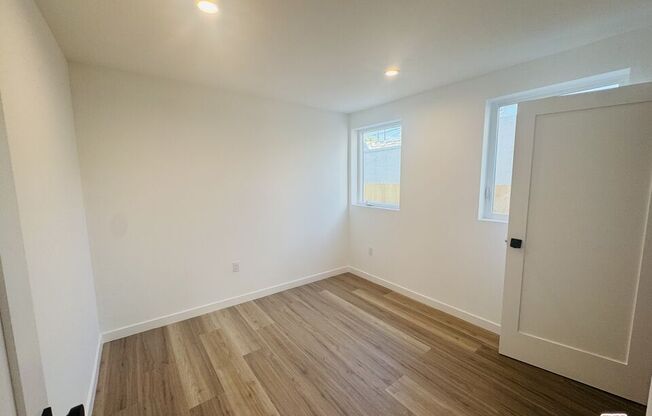 231 W 85 ST