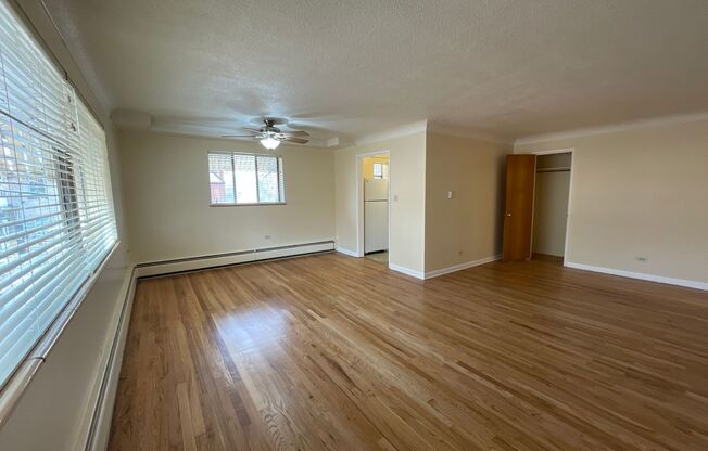 2 beds, 1 bath, 908 sqft, $1,595, Unit 208