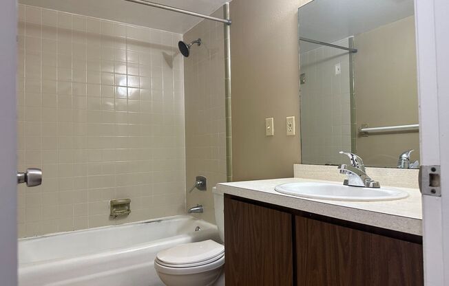 2 beds, 1 bath, $1,400