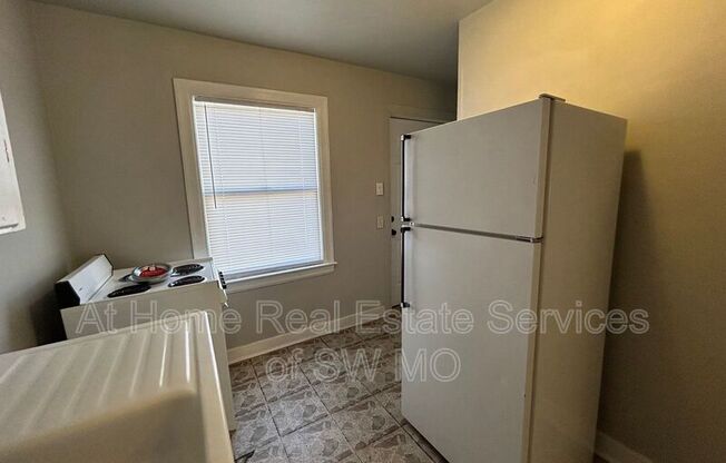 217 W GRAND