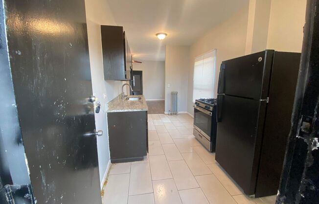 3 beds, 1 bath, $1,860, Unit 2508-03