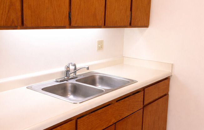 2 beds, 1.5 baths, 950 sqft, $1,174