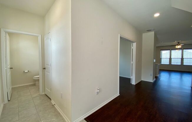 Beautiful 4-bed / 2.5-bath 2-Story in South East Austin!!