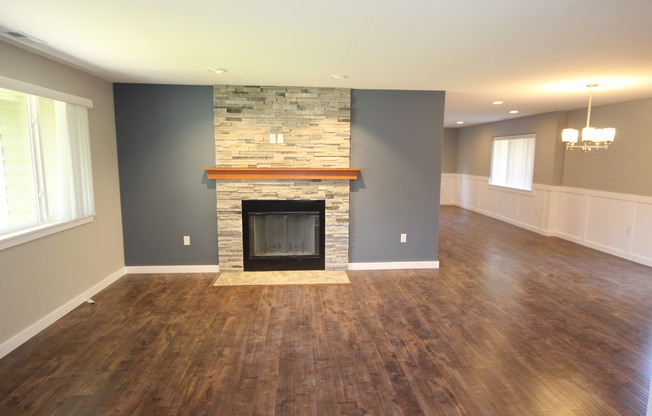 3 beds, 2 baths, $2,595