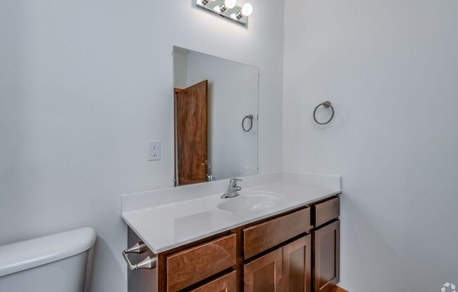 Studio, 1 bath, 631 sqft, $1,195, Unit 60