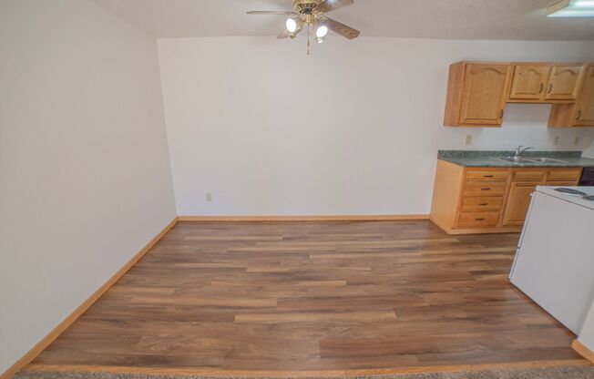 2 beds, 1 bath, 805 sqft, $820, Unit 1346-219