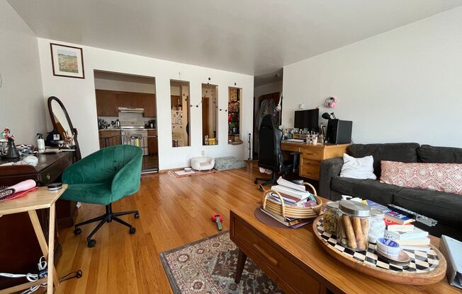 1 bed, 1 bath, $1,015, Unit 18