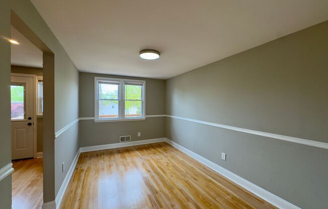 Charming 3 Bedroom/2 Bathroom Townhome in Dundalk, MD!