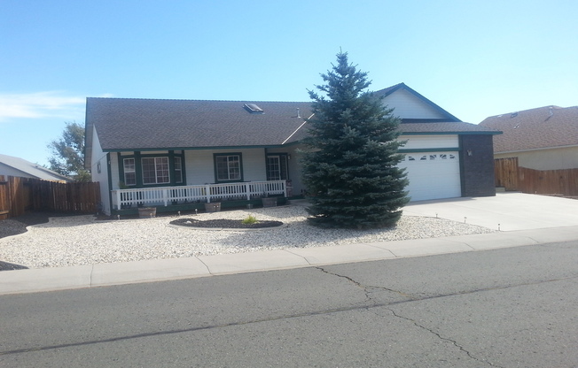 3 beds, 2 baths, $2,300