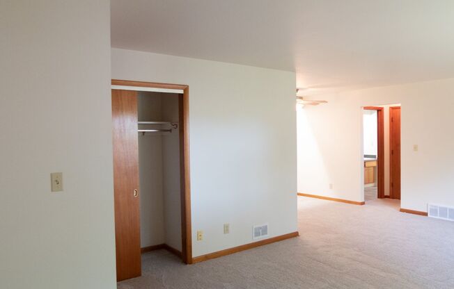 1 bed, 1 bath, 775 sqft, $1,125, Unit 1593H