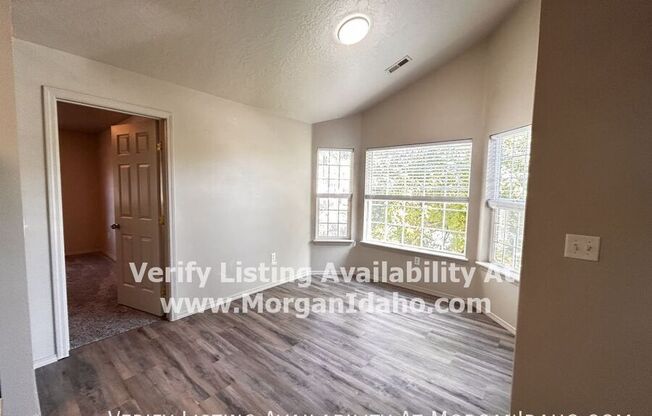 217 N AVENGER LN