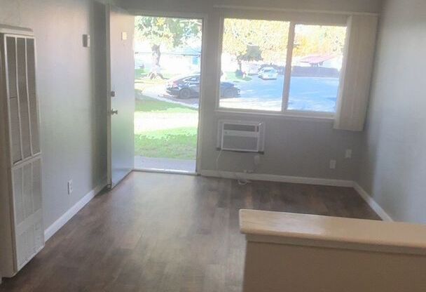 1 bed, 1 bath, 400 sqft, $1,199, Unit 2033