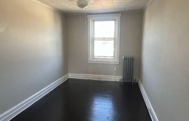 3 beds, 1 bath, $1,800