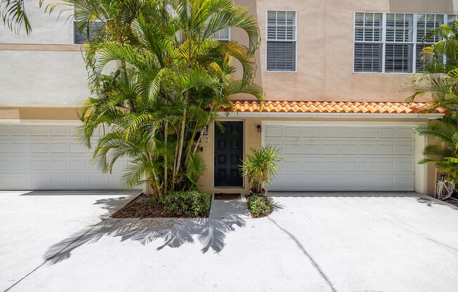 Palma Ceia / South Tampa Townhome (2-Car Garage)