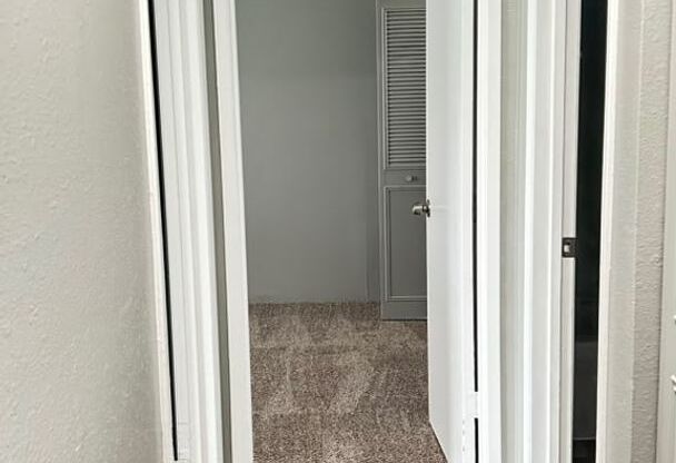 3 beds, 1 bath, 945 sqft, $1,600, Unit 1326 L1