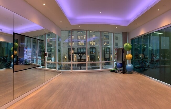 1 bed, 1 bath, 815 sqft, $5,500, Unit 27H