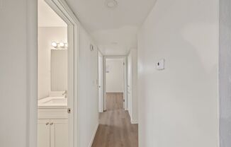 2 beds, 1 bath, 935 sqft, $1,599, Unit 01