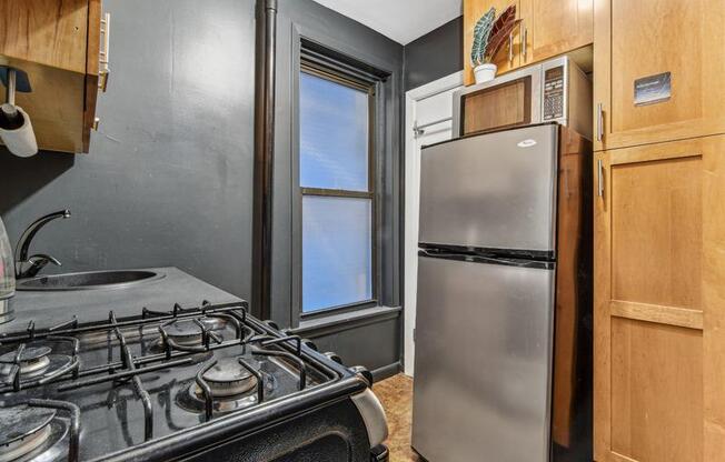 1 bed, 1 bath, $2,500, Unit C-4