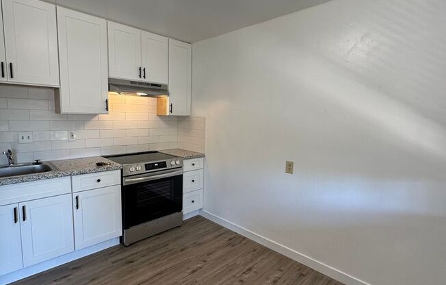 2 beds, 1 bath, 912 sqft, $2,295, Unit 626-03