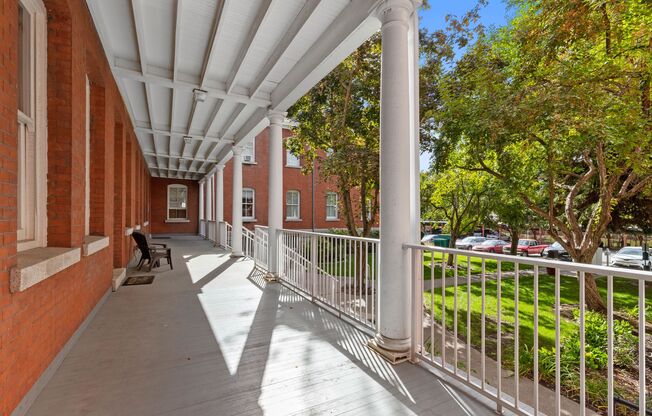 1 bed, 1 bath, 617 sqft, $1,275, Unit 1111