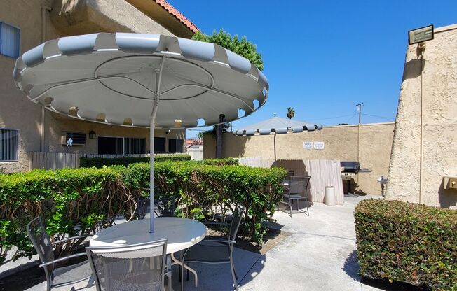 2 beds, 1 bath, 780 sqft, $2,500, Unit 327