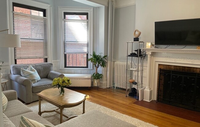 1 bed, 1.5 baths, 701 sqft, $3,600, Unit 3F