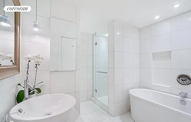 1 bed, 1 bath, 638 sqft, $4,995, Unit 15F