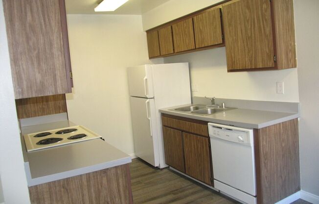 Wonderful Camarillo Apartment Building Located Near Old Town Camarillo