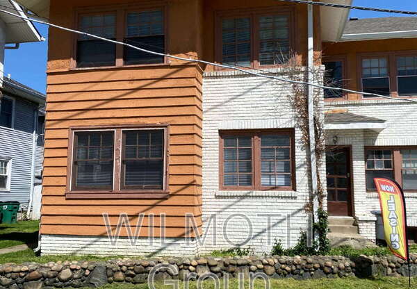 636 E 37 ST