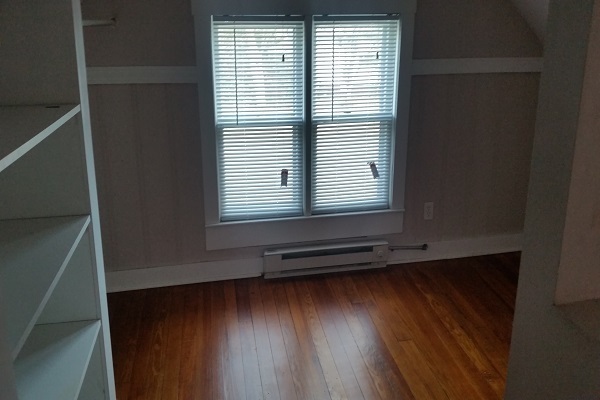 3 beds, 2 baths, $1,100