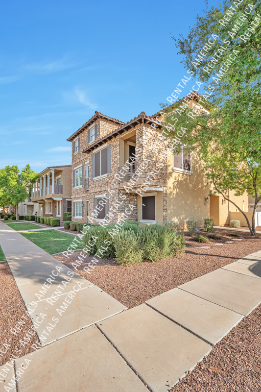 3618 E LESLIE DR