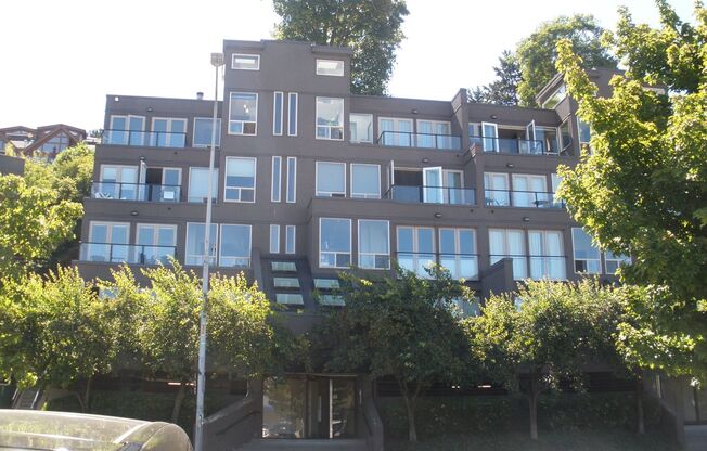 South Lake Union / Queen Anne Condo at The Lakewest