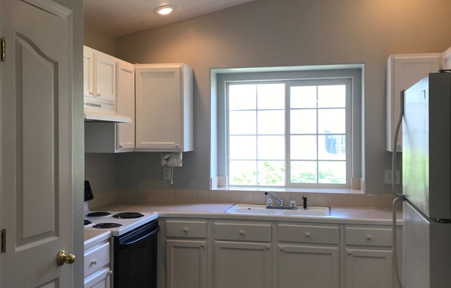3 Bed/2 bath...Newer Carpet and Flooring...Boise!!!  Great Location with Recreation Room and Living Room