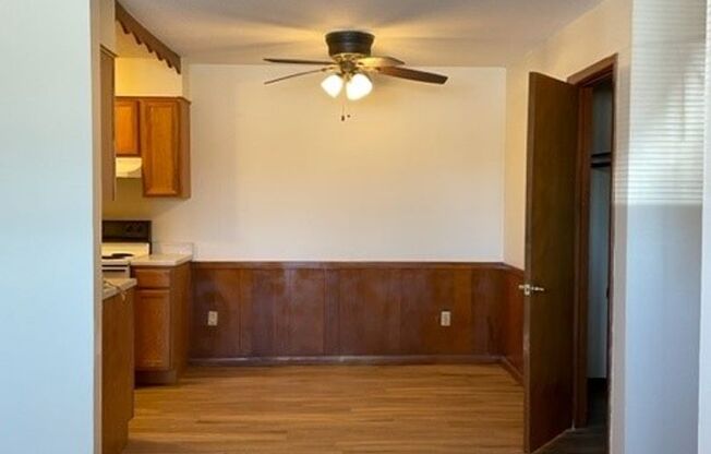 2 beds, 1 bath, 925 sqft, $1,275, Unit 2255-001