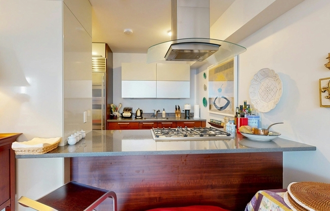 2 beds, 2 baths, 1,291 sqft, $6,250, Unit 2304