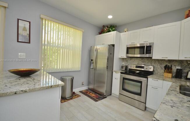 16835 SW 1 PL