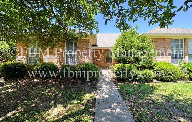 702 Biloxi - Cozy 2 Bedroom, 1 Bathroom Four Plex Home in Ennis, TX!