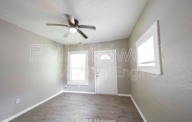 2903 N CHESTER AVE