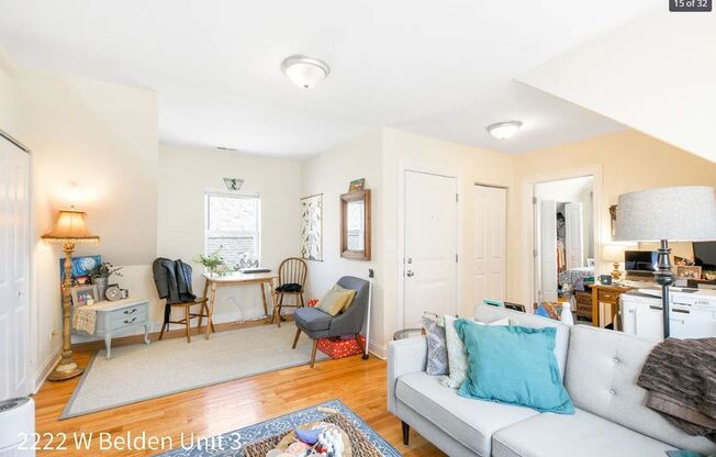 2222 W Belden