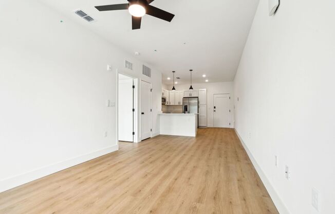 1 bed, 1 bath, 679 sqft, $1,595, Unit 301
