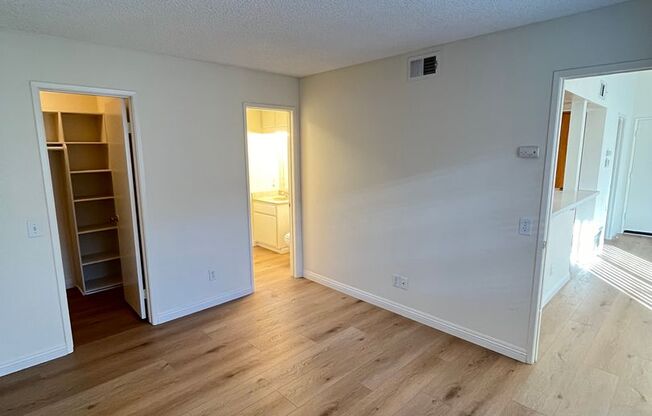 2 beds, 2 baths, $2,650, Unit Unit #E