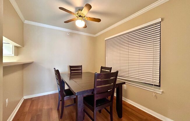 Light-Filled 2BR/2BA with Balcony in Austin
