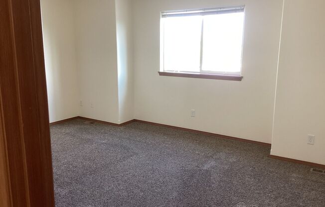3 beds, 2 baths, 1,482 sqft, $1,795, Unit 25-12305