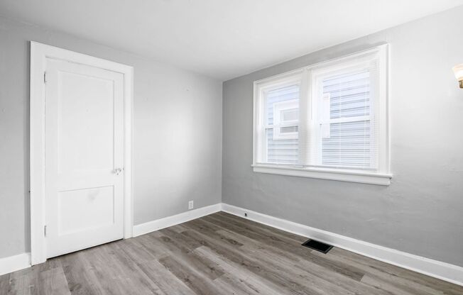 2 beds, 1 bath, 1,000 sqft, $1,100, Unit A